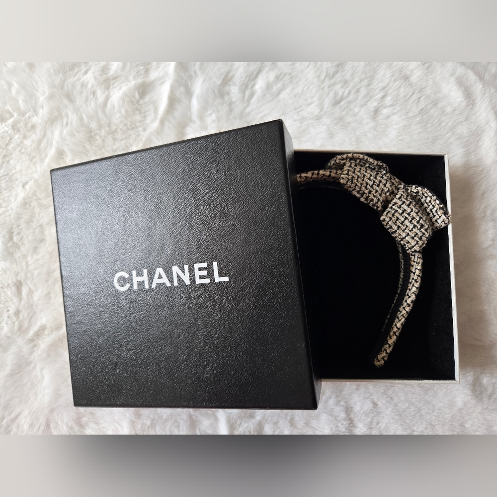 Authentic Chanel Bow Tweed Headband with box - Picture 15 of 15